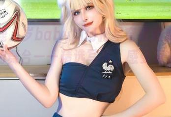 看看鹿八岁baby如何把星穹铁道变成黑天鹅的舞台——精选写真，感受惹火的气氛！